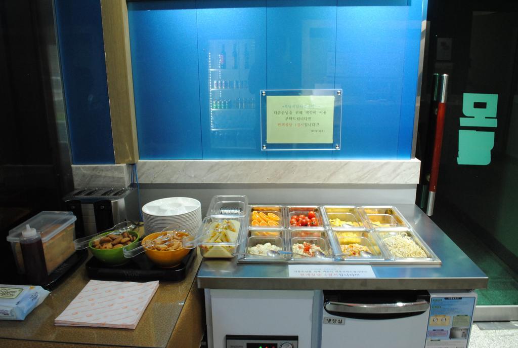 Pohang Wow Motel Екстер'єр фото